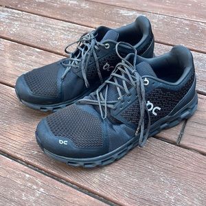 On Running Cloudstratus Black Mens 10